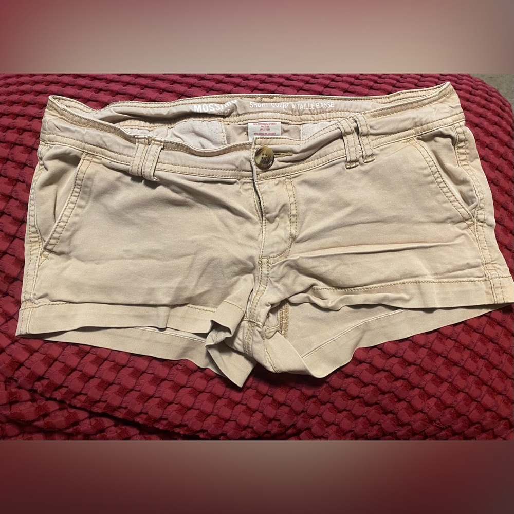 Women's (or Juniors) Khaki Shorts